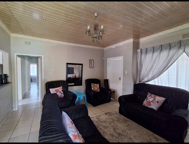 3 BEDROOM FREESTANDING FOR SALE IN STILFONTEIN EXT 3